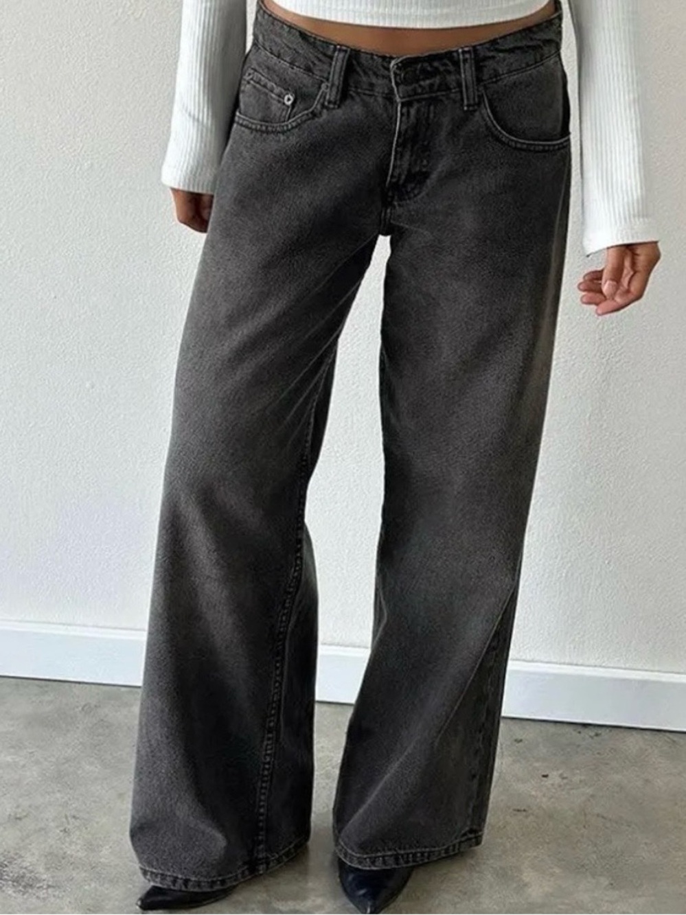 Motel Dark grey relaxed fit jeans. 26-32